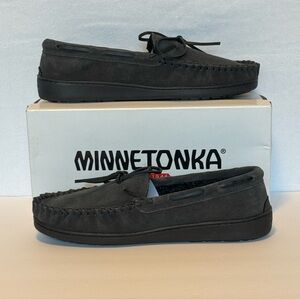 NWB Minnetonka Mens Trevor Trapper Flat Slip-On Moccasin Charcoal Slippers Sz 11